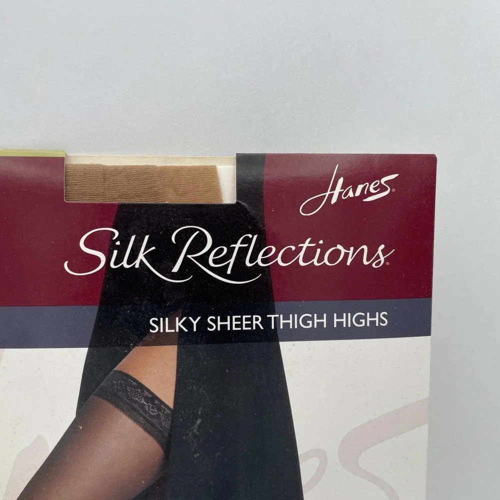 Hanes Silk Reflections Silky Sheer Thigh High Style 720 Size EF Little Color Tan